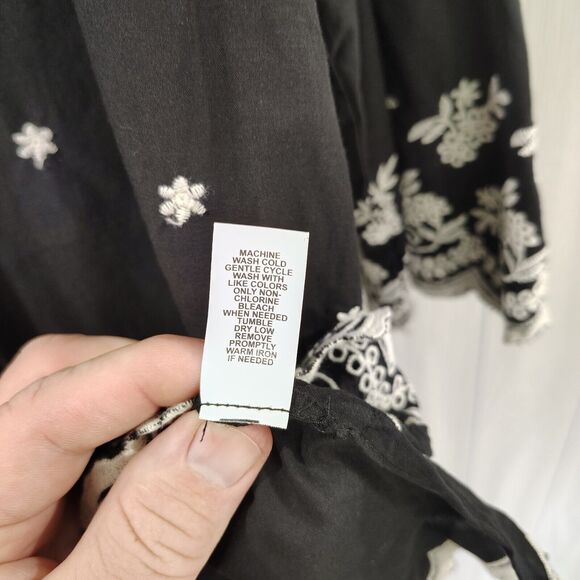 Est 1946 Black And White Floral Embroidered Blouse Side Split Small - Picture 6 of 8